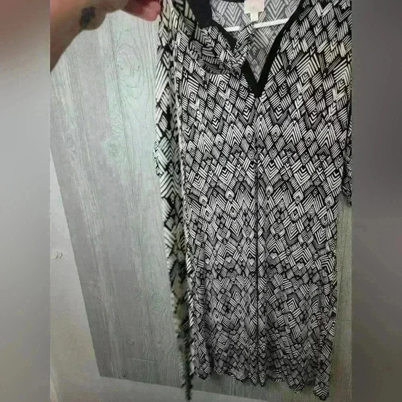 Misia black and white belted dress with colar. Size Large. Spandex/Poly blend - Picture 2 of 6